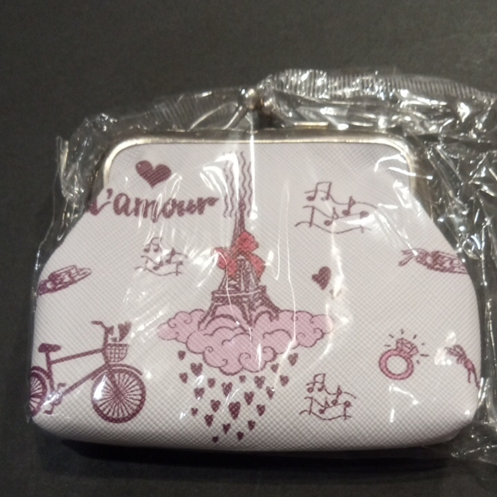 NWOT Women's Pink Paris-Themed Kisslock Coin Purse
